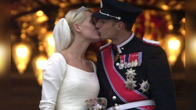 Märchenhochzeit in Norwegen: Vor 25 Jahren heirateten Kronprinz Haakon und Mette-Marit. (Archivbild) (Foto: Martin Athenstädt / dpa)