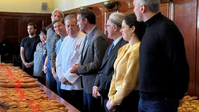 Beim Grand Prix de la Baguette geht es um Geschmack und Beschaffenheit der Brote. (Foto: Michael Evers/dpa)