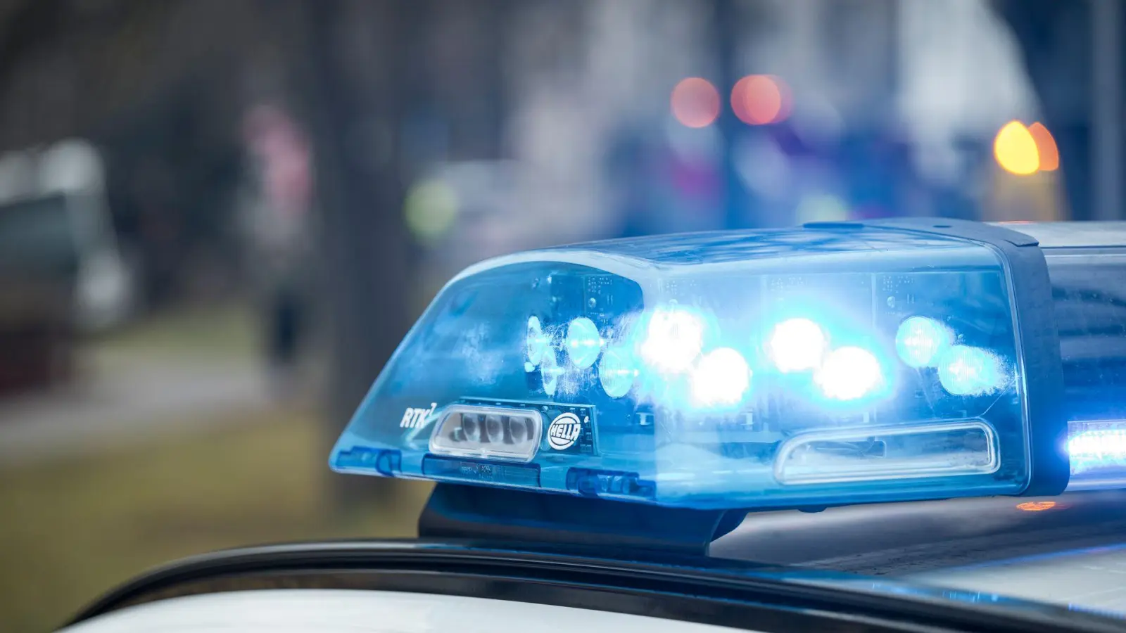 Die ungewöhnliche Yoga-Session der Frau beschäftigt jetzt die Polizei. (Symbolbild) (Foto: Daniel Vogl/dpa)