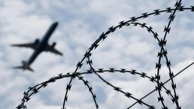 Erstmals seit Beginn des syrischen Bürgerkriegs hat die Bundesregierung einen verurteilten Straftäter nach Syrien abgeschoben. (Foto: Sebastian Gollnow/dpa)