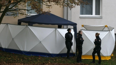 Ein Mädchen ist in Bremen aus einem Fenster gestürzt und den Verletzungen erlegen. (Foto: Kai Moorschlatt/dpa)