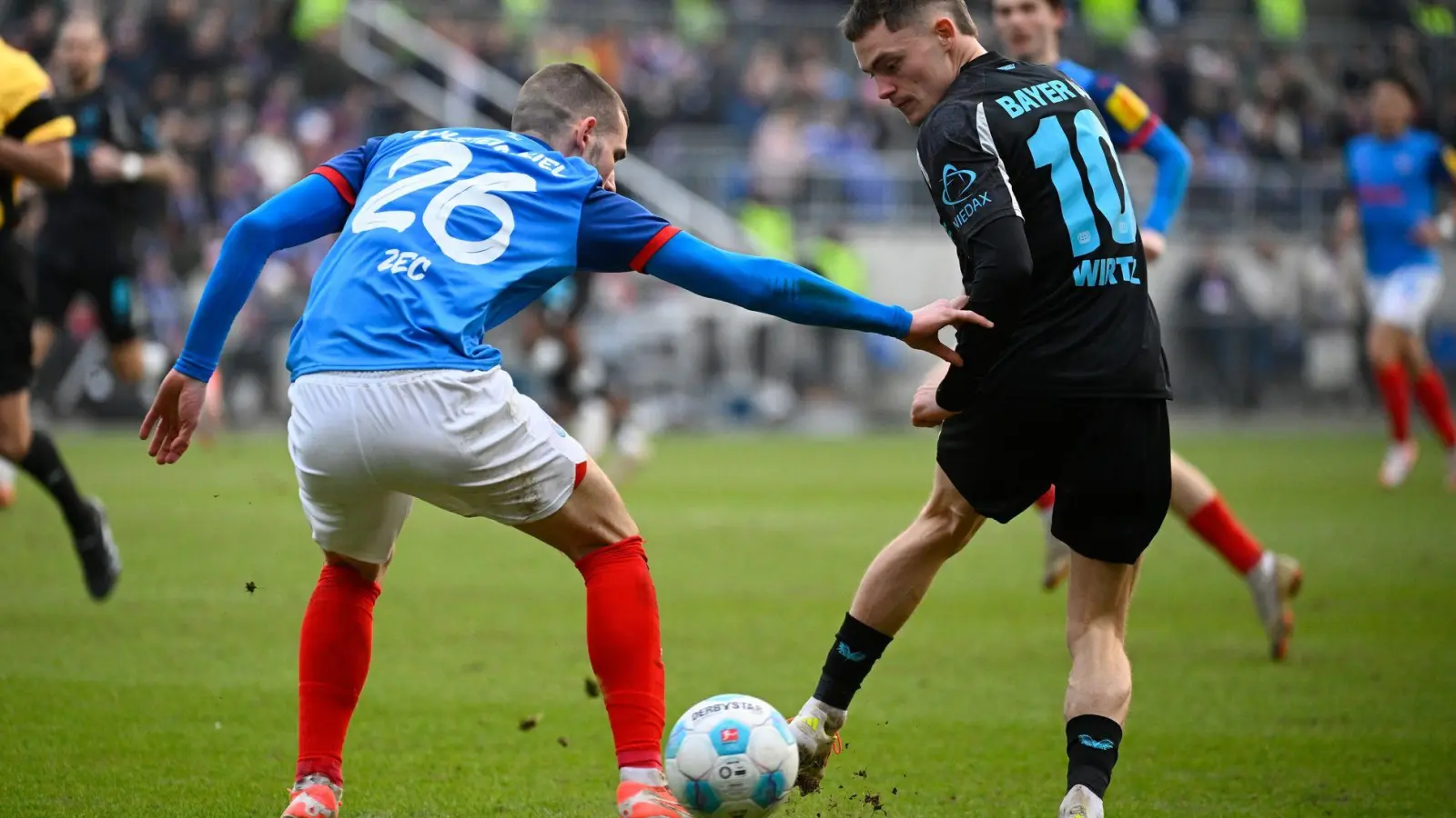 Brillierte auch gegen Kiel: Nationalspieler Florian Wirtz. (Foto: Gregor Fischer/dpa)