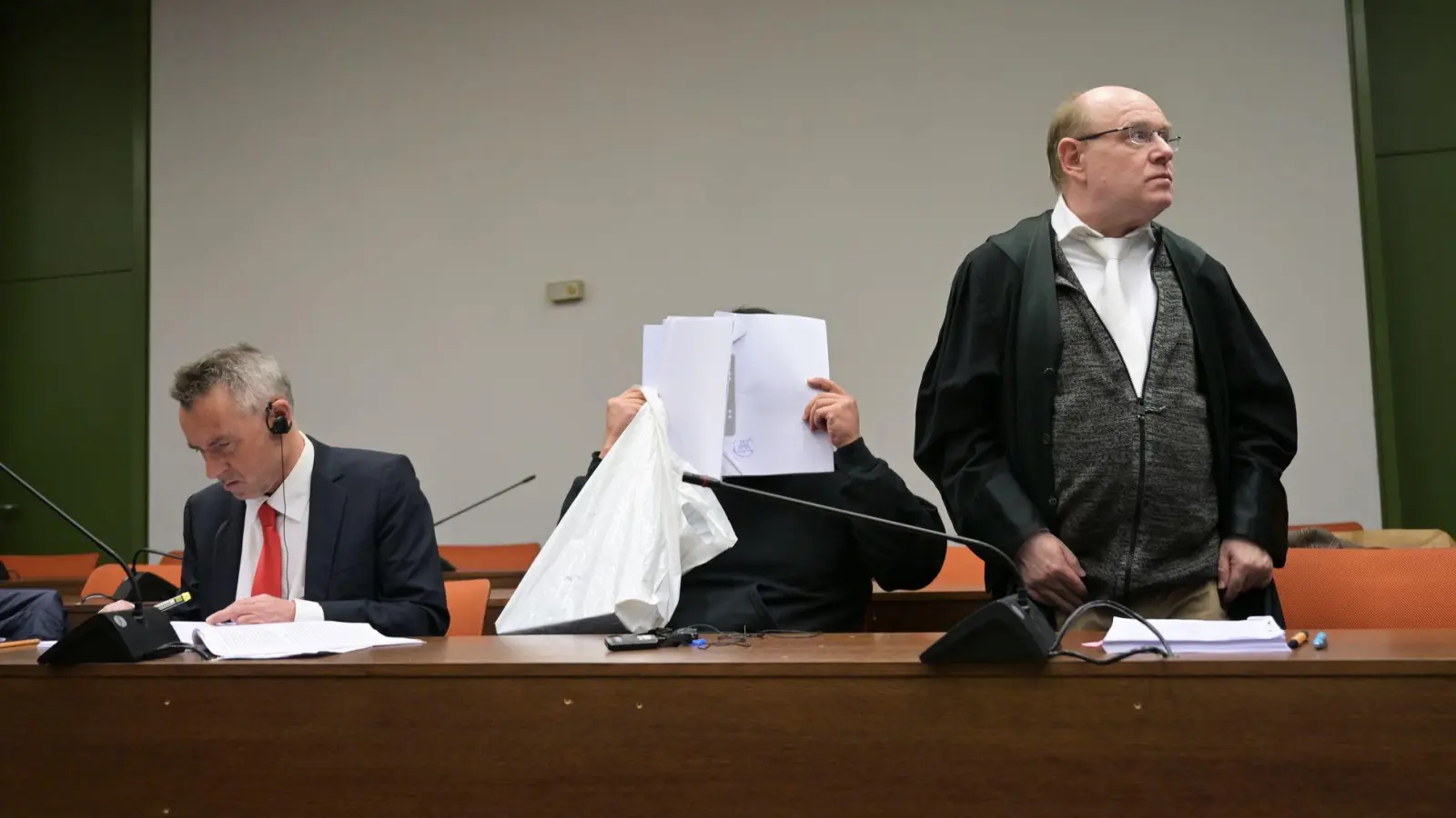 Der Mann ist wegen versuchten Mordes und Vergewaltigung angeklagt. (Archivbild) (Foto: Malin Wunderlich/dpa)