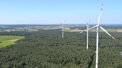 Der Bürgerwindpark Ebenhof orientiert sich an dem interkommunalen Windpark der NorA-Gemeinden in Birkenfels, der auf dem Foto zu sehen ist. Dort stehen vier Anlagen.  (Archivbild: Andrea Walke)