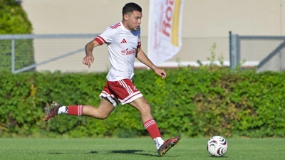 Melih May eröffnete in einem flotten Fußballspiel mit einer direkt verwandelten Ecke den Torreigen für den TSC Neuendettelsau (hier in einem anderen Spiel). (Foto: Martin Rügner)