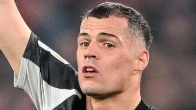 Vor dem Abgang: Führunsspieler Granit Xhaka. (Foto: Harry Langer/dpa)
