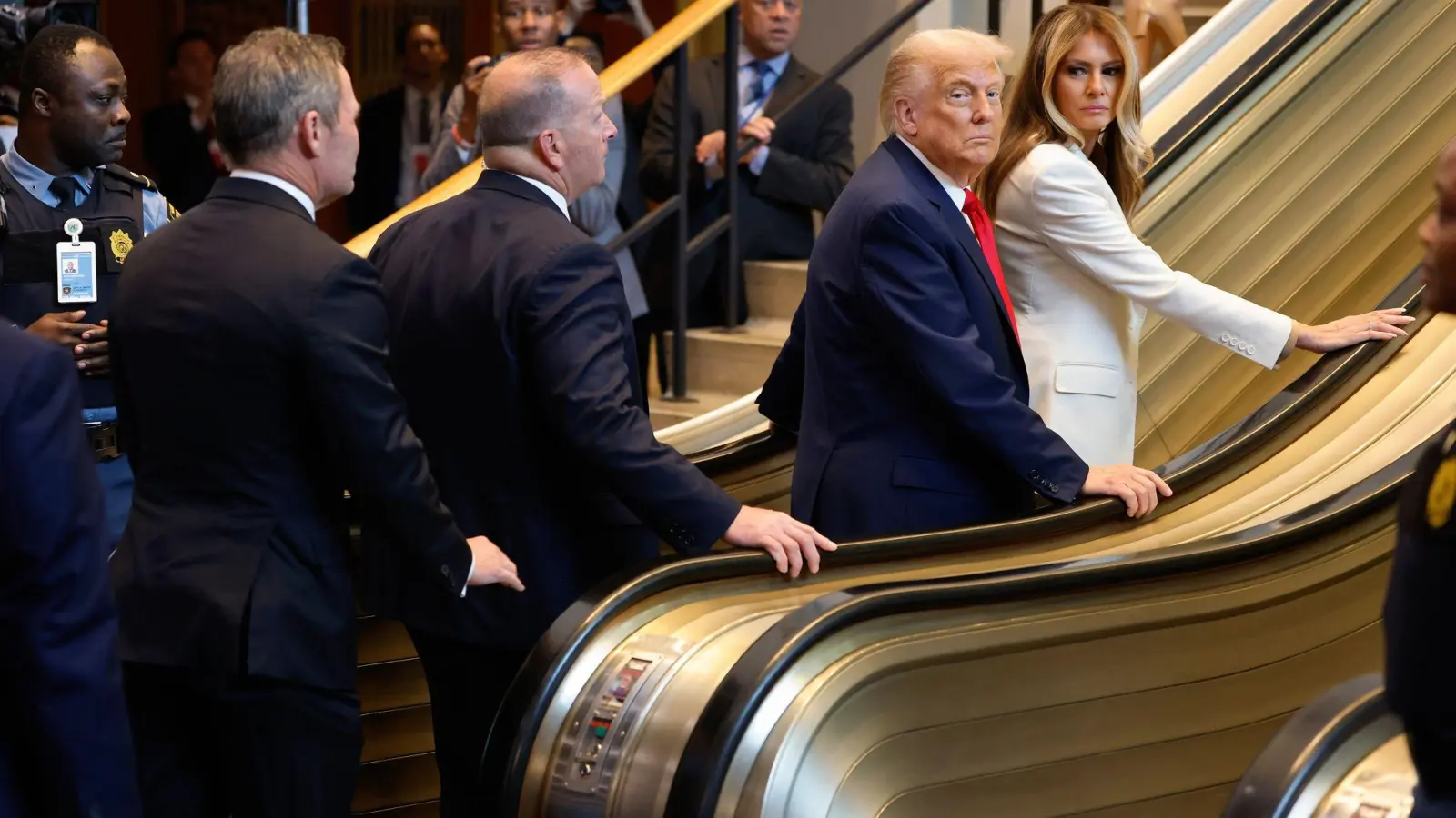 Trump will ein Nachspiel für den Stopp auf der UN-Rolltreppe. (Foto: Stefan Jeremiah/AP/dpa)