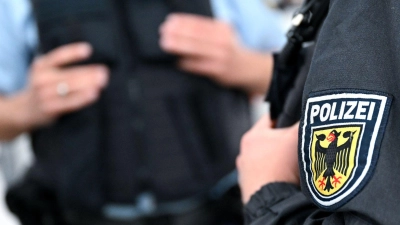 Der flüchtige Fahrer konnte im Verbreitungsgebiet der Verkehrspolizei Ansbach auf der A6 gestoppt werden. (Symbolbild: Sven Hoppe/dpa)