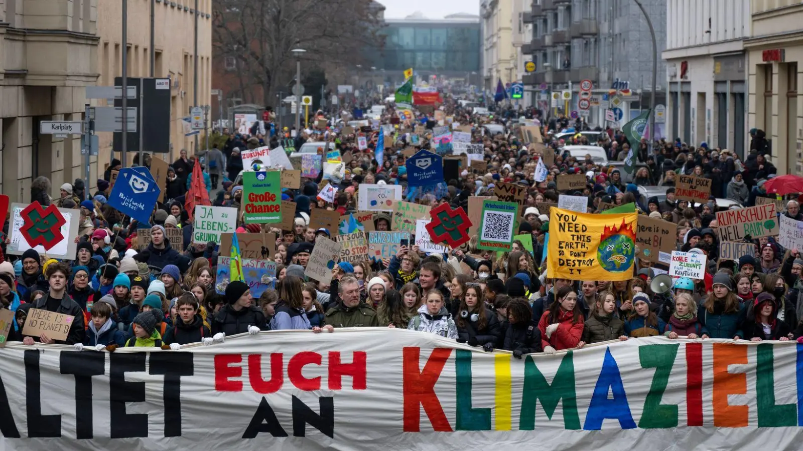Laut EU-Klimagesetz muss die Staatengemeinschaft neben bestehenden Zielen für 2030 und 2050 auch festlegen, um wie viel Prozent die Treibhausgase bis 2040 reduziert werden. (Archivfoto) (Foto: Monika Skolimowska/dpa)