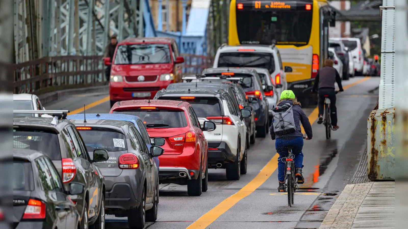 Die FDP fordert eine Verkehrspolitik für das Auto. (Foto: Robert Michael/dpa)