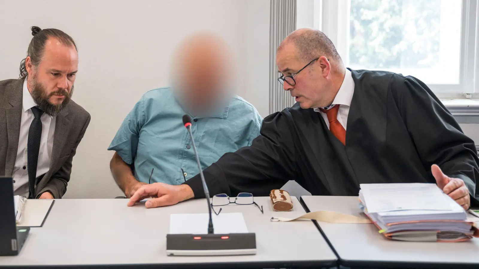 Die Verteidiger des 74-jährigen Angeklagten haben Revision gegen das Urteil des Landgerichts Bamberg eingelegt. (Archivbild) (Foto: Daniel Vogl/dpa)