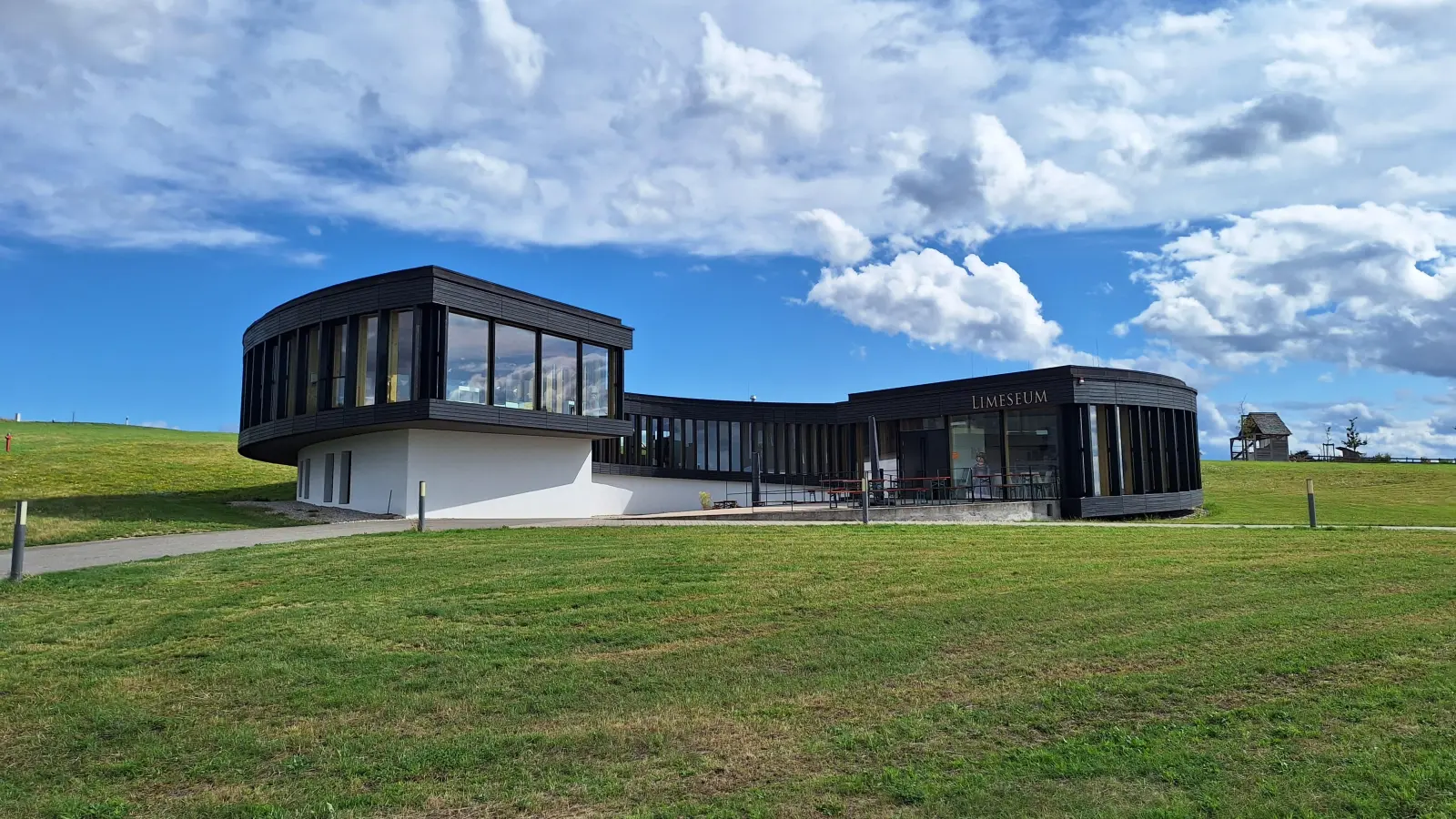 Schon von außen ist das Museum ein Hingucker. (Foto: Daniela Ramsauer)