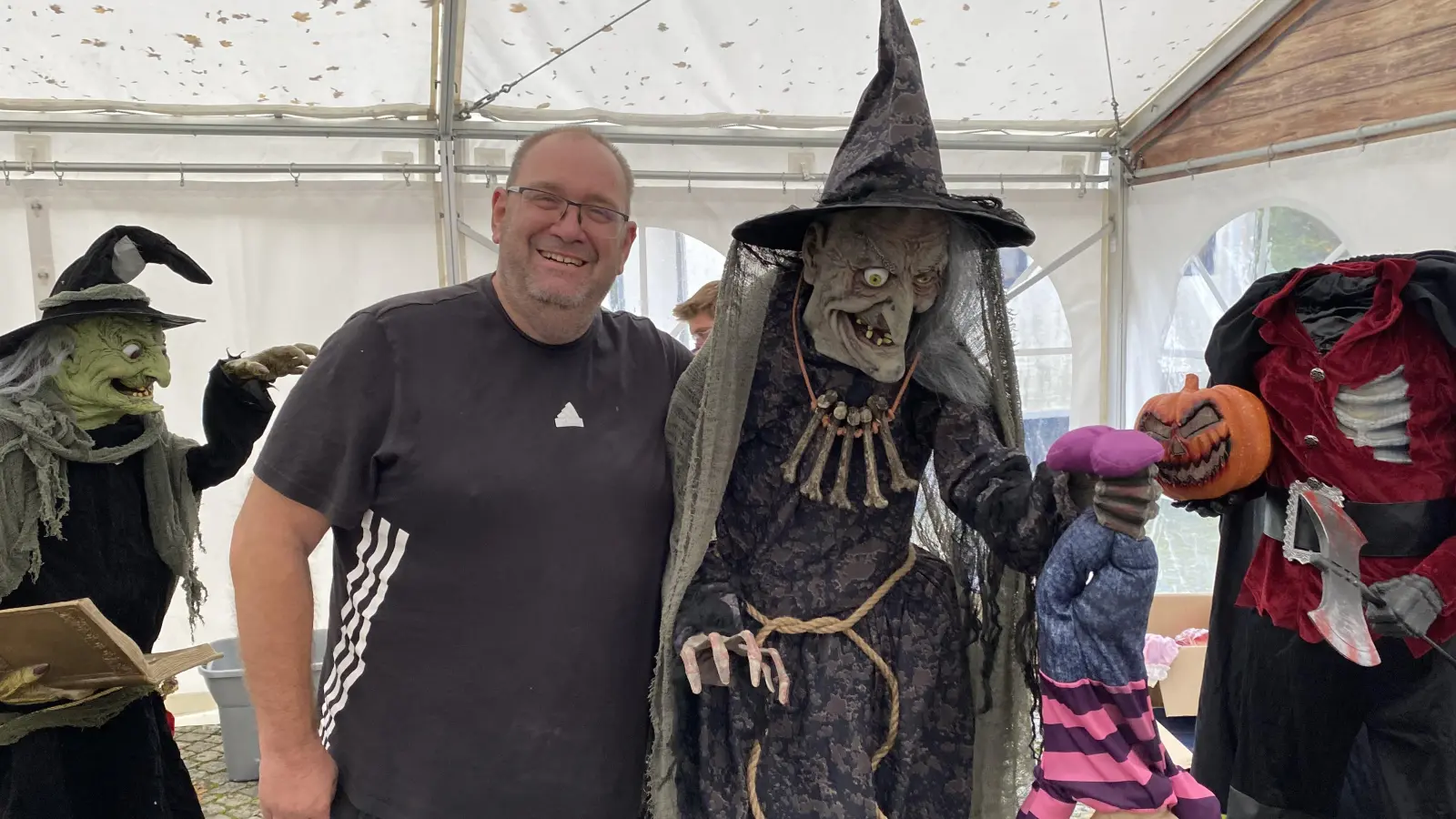 Andy Fuhr liebt Halloween und kann sich im Geisterhaus im Greuther Keller voll ausleben.  (Foto: Nicole Gunkel)