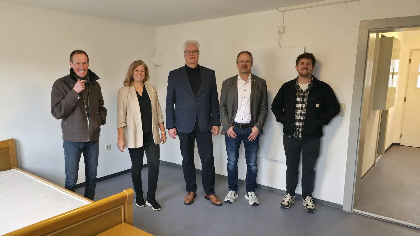 Besichtigten die renovierten Räume (von links): OB Dr. Christoph Hammer, Citymanagerin Antje Krumbholz, Dr. Frank Hanewinckel, Präsident des Rotary Clubs Dinkelsbühl-Feuchtwangen, Stefan Alber, Präsident des Lions Clubs Dinkelsbühl sowie Daniel Voigt-Melzer vom Stadtbauamt. (Foto: Markus Weinzierl)