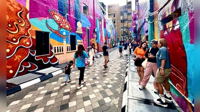 Die Petaling Street verbindet traditionelles Markttreiben mit moderner Street-Art und ist ein beliebter Instagram-Hotspot in Kuala Lumpur. (Foto: Genevieve Tan Shu Thung/dpa-tmn)