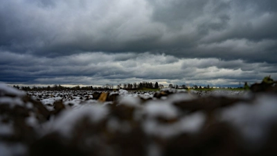 Nach verschneiten Tagen zeigt sich am Wochenende die Sonne. Doch nur von kurzer Dauer. (Foto: Malin Wunderlich/dpa)