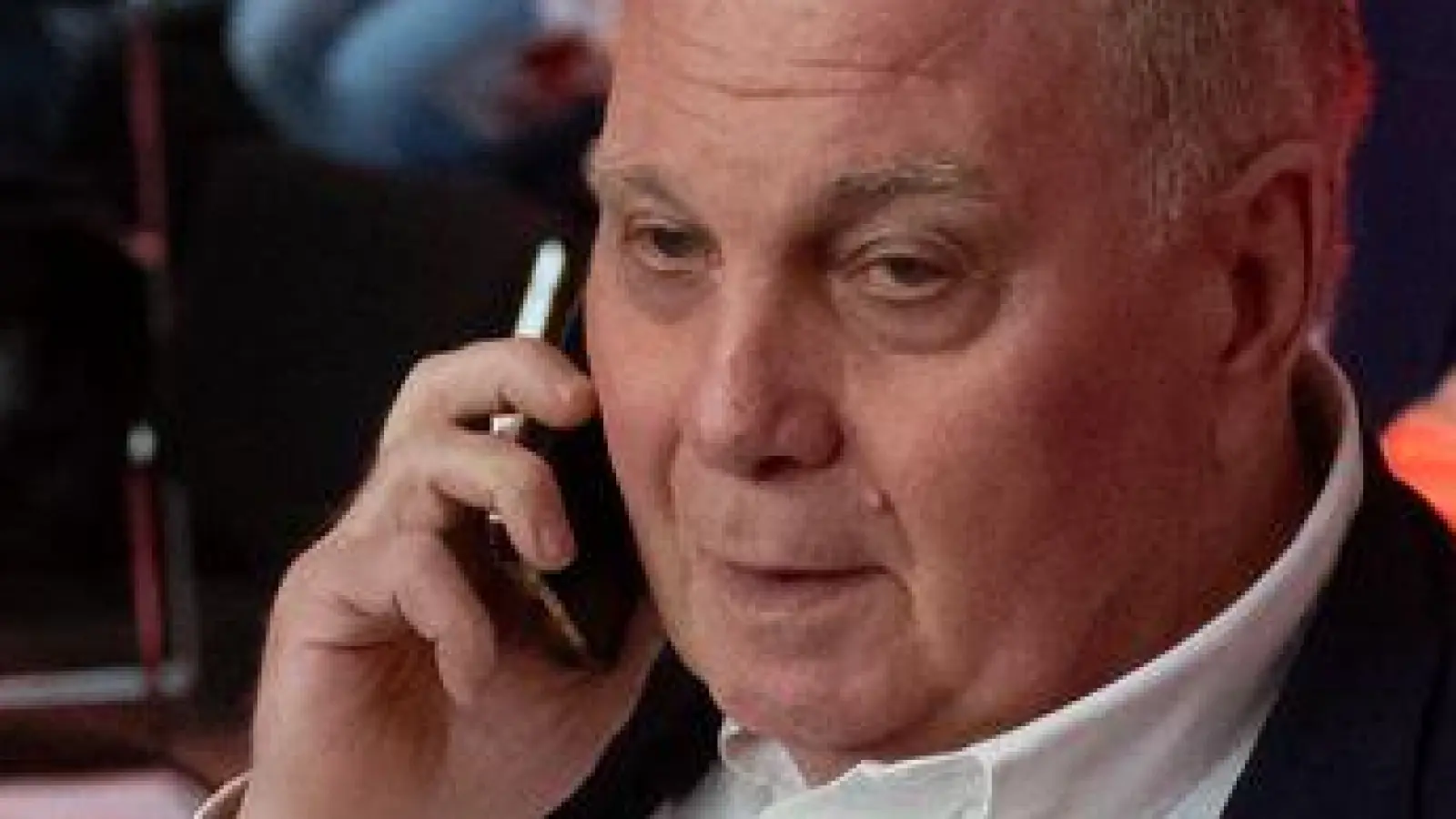 Uli Hoeneß hält an seinem Meisterversprechen fest. (Foto: Sven Hoppe/dpa)