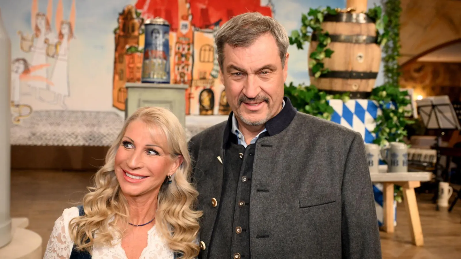 Karin Baumüller-Söder und Markus Söder haben zusammen drei Kinder. (Archivbild) (Foto: Felix Hörhager/dpa)