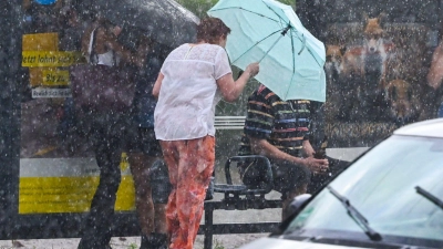 Bereits am Montag hatte es in Berlin ein heftiges Unwetter gegeben. (Foto: Jens Kalaene/dpa)