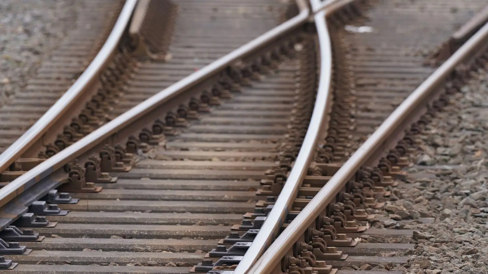 Bei der Bahn wird gebaut. (Symbolbild) (Foto: Marcus Brandt/dpa)