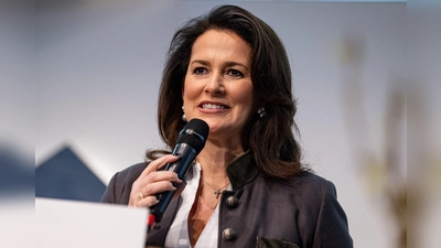 Dem von Michaela Kaniber (CSU) geführten Landwirtschaftsministerium zufolge werden jährlich 170 Millionen Euro Fördermittel in Projekte zur Land- und Dorfentwicklung investiert. (Archivbild) (Foto: Fabian Sommer/dpa)