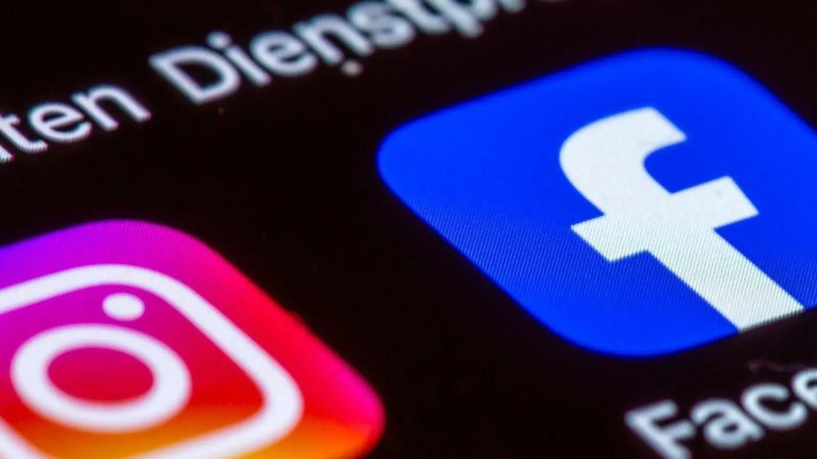 Meta schreibt in diesen Tagen massenhaft die Nutzer von Facebook, Instagram und Threads an, um sie über die Anpassung seiner Datenschutzerklärung zu informieren. (Foto: Jens Büttner/dpa)