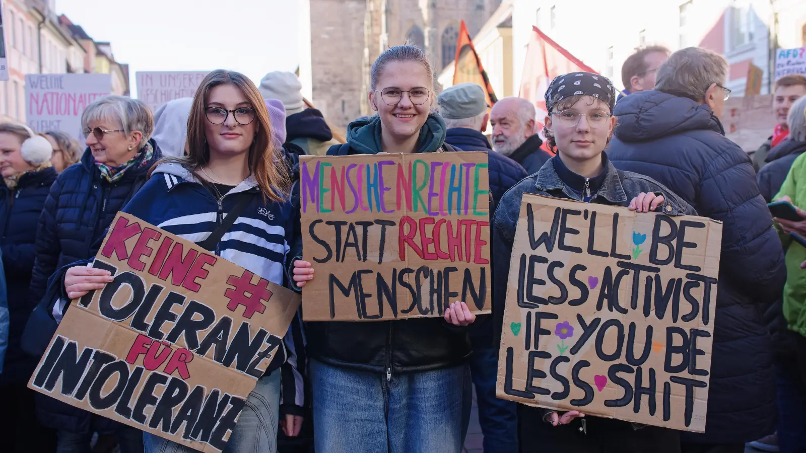 Auf der Ansbacher Kundgebung mit dem Motto „Nie wieder ist jetzt” waren etwa 2000 Teilnehmer. (Foto: Tizian Gerbing)