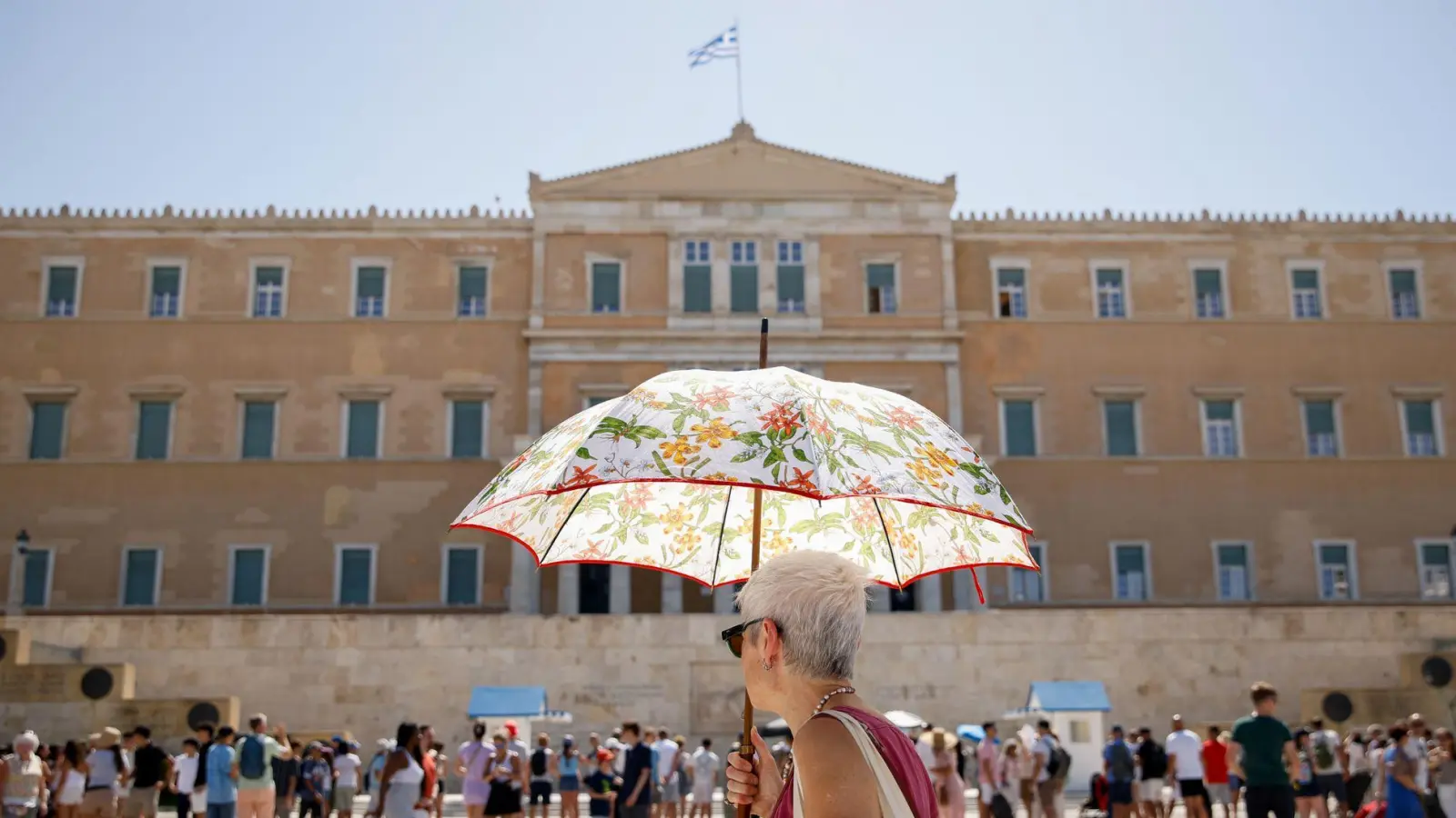 Athen: Bereits am Morgen über 30 Grad (Foto: Socrates Baltagiannis/dpa)