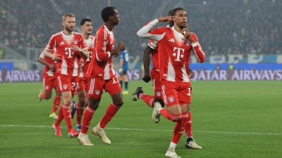 Der überragende Michael Olise jubelt nach seinem Tor im Arjen-Robben-Stil. (Foto: Jonathan Moscrop/CSM via ZUMA Press Wire/dpa)