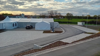 Das Kirchfeldareal in Schweinsdorf. Im Rahmen der Kommunalwahlen wurde ein Meinungsbild zur Benennung einer Straße im Kirchfeldareal eingeholt. Mit 48 von insgesamt 103 abgegebenen Stimmen sprach sich die Mehrheit klar für die Bezeichnung „Ottilienplatz“ aus.  (Foto: Susanne Landgraf)