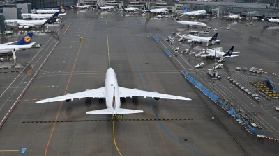 Teile des europäischen Luftraums sind aufgrund des Kriegs in der Ukraine für zivile Flüge gesperrt (Archivbild). (Foto: Arne Dedert/dpa)