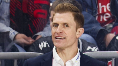 Bremerhavens Trainer Alexander Sulzer. (Archivbild) (Foto: Christoph Reichwein/dpa)