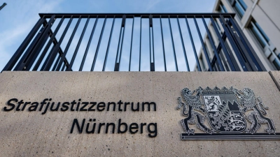 Die Angeklagten sollen mit dem illegalen Arzneimittel-Handel dem Staat einen Schaden von mehr als 1,56 Millionen Euro verursacht haben. (Symbolbild) (Foto: Daniel Karmann/dpa)