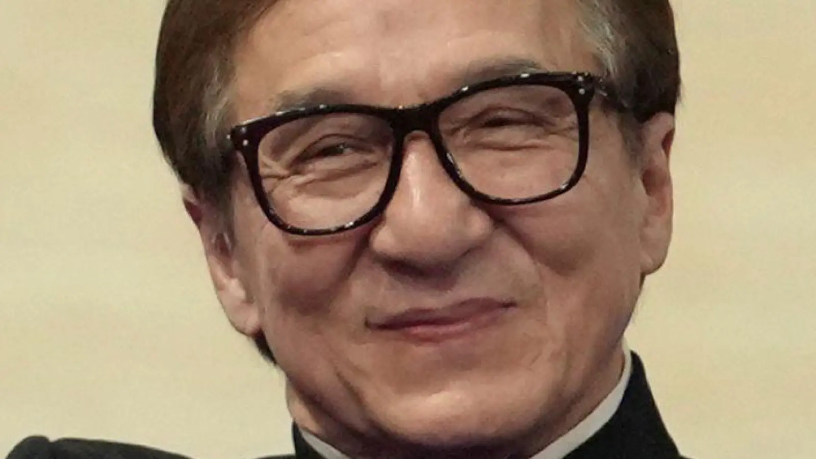 Jackie Chan will eigenen Worten zufolge noch bis an sein Lebensende seine Stunts selbst machen. (Archivbild) (Foto: Thibault Camus/AP/dpa)