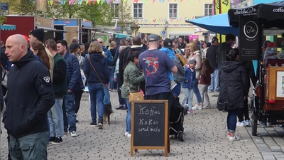 Das Foodtruck-Festival sorgt regelmäßig für großen Andrang in der Reitbahn – anlassgebend für einen verkaufsoffenen Sonntag. (Archivfoto: Florian Pöhlmann)