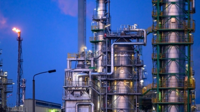 Die Ölraffinerie PCK in Schwedt bezieht kein russisches Öl mehr, erhält aber über die durch Russland verlaufende Druschba-Pipeline Öl aus Kasachstan. (Archivbild) (Foto: Patrick Pleul/dpa)