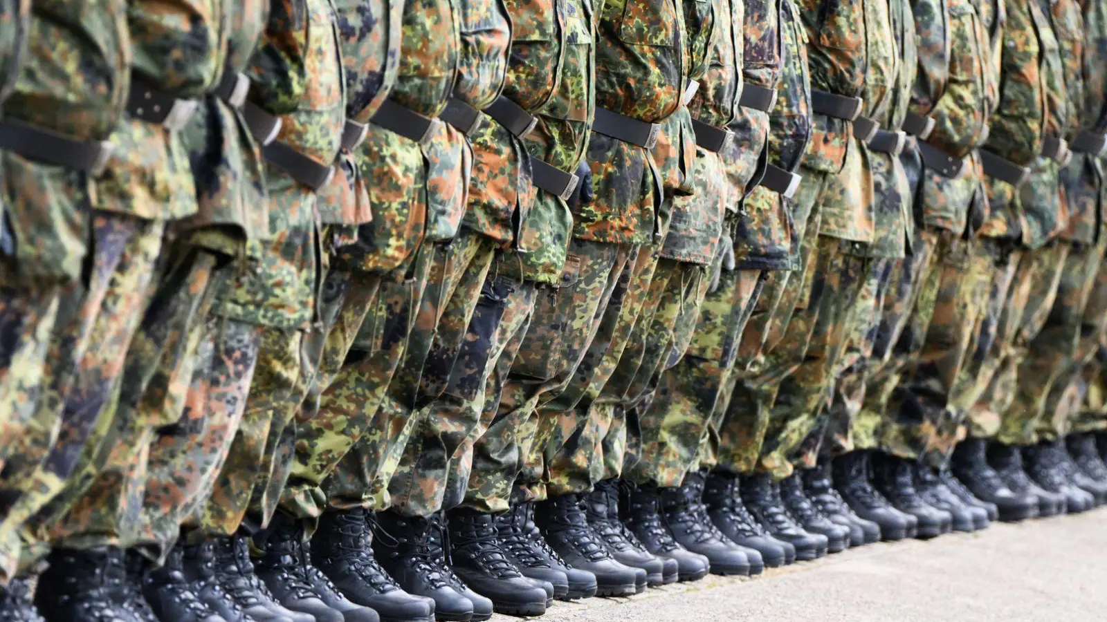 Die Feldjäger der Bundeswehr starten ihre größte Übung des Jahres in Bayern. (Symbolbild) (Foto: Julian Stratenschulte/dpa)