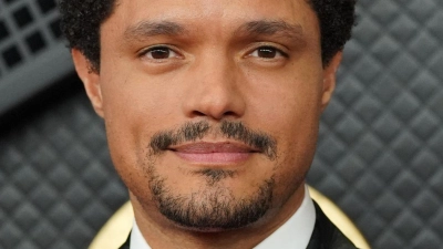 Trevor Noah moderiert zum sechsten und letzten Mal die Grammy-Verleihung.  (Foto: Jordan Strauss/Invision/AP/dpa)