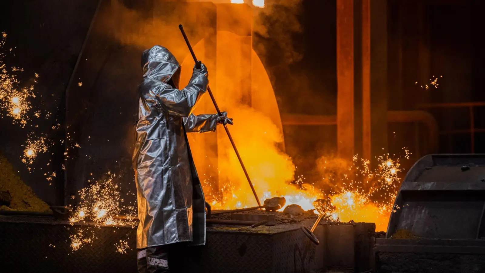 Thyssenkrupp senkt Prognose (Foto: Rolf Vennenbernd/dpa)