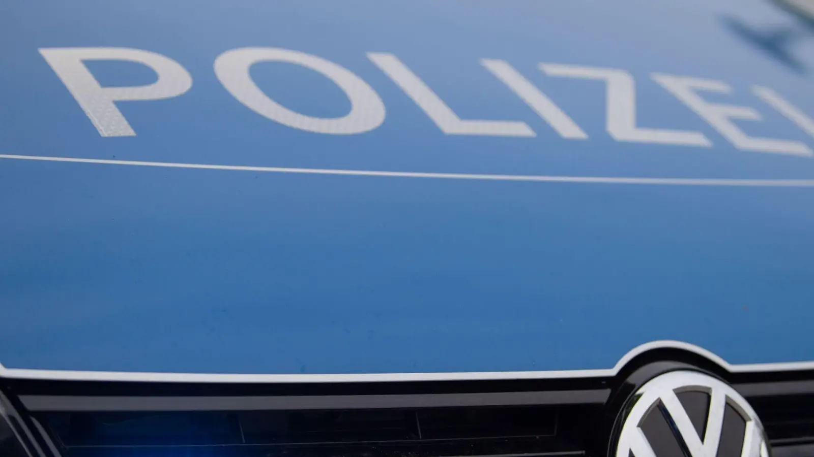 Die Polizei ermittelt gegen den Mann nun unter anderem wegen gefährlicher Körperverletzung. (Symbolbild) (Foto: Lino Mirgeler/dpa)