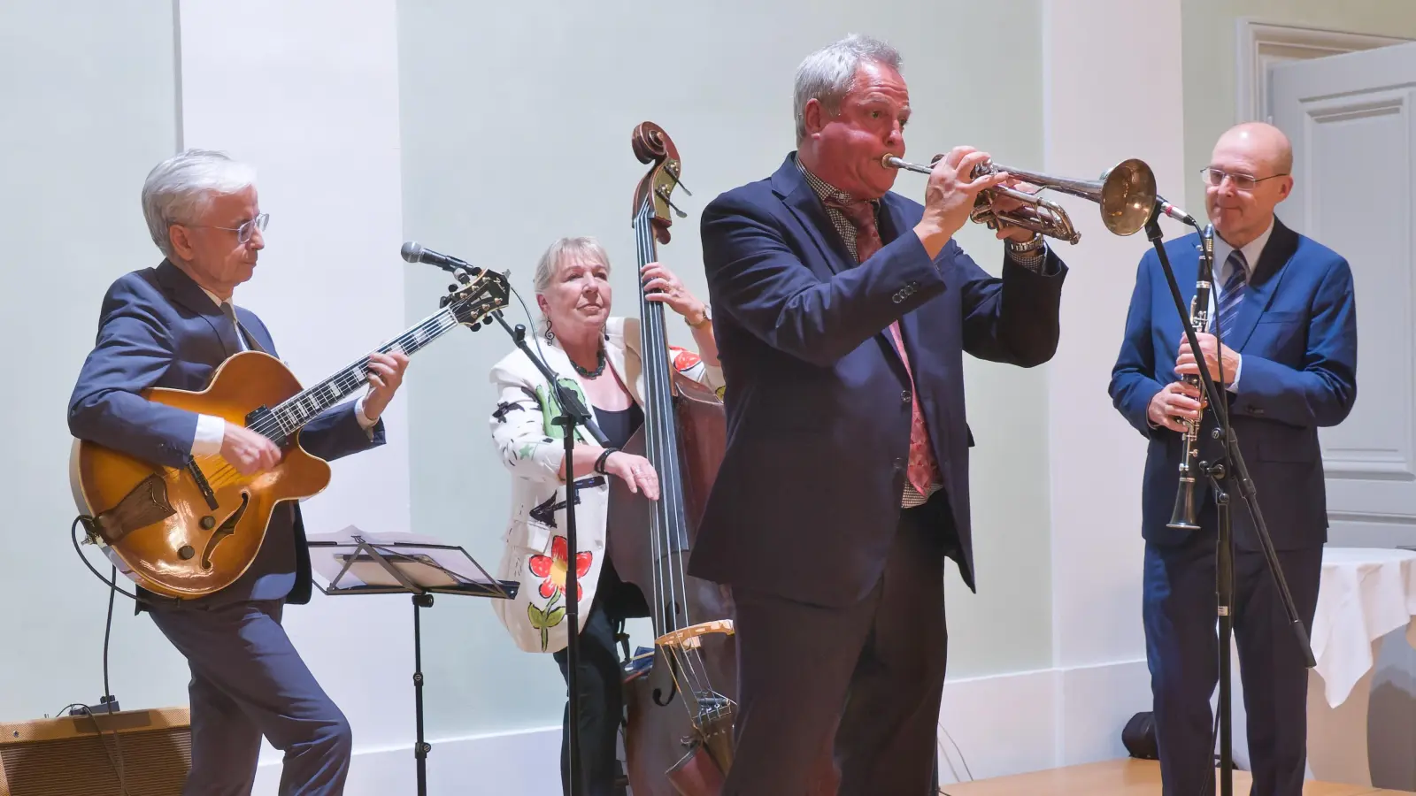 Voller Einsatz und entspannter Sound: „Engelbert Wrobel’s International Swing Quartet“ mit Trompeter Duke Heitger. (Foto: Martin Stumpf)