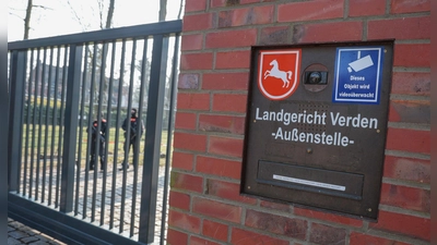 Ein Sprengstoffhund hat während des Verhandlungstermins im Prozess gegen Daniela Klette angeschlagen. (Symbolfoto)  (Foto: Focke Strangmann/dpa)