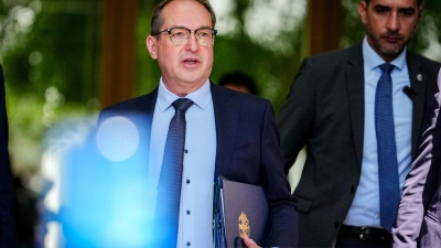 Polizisten können nicht belangt werden, argumentiert Innenminister Dobrindt. (Archivbild) (Foto: Kay Nietfeld/dpa)