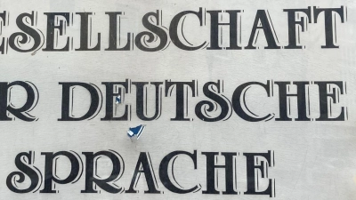 Die Sprachwissenschaftler der Gesellschaft für deutsche Sprache beraten Standesämter, ob ein Vorname eingetragen werden kann oder nicht. (Archivbild) (Foto: Jens Albes/dpa)
