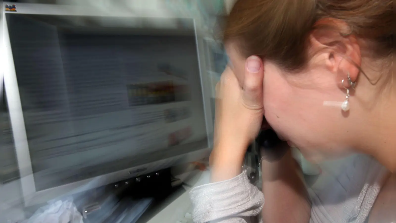 Viele Menschen in Deutschland haben Stress. (Illustration) (Foto: Oliver Berg/dpa)