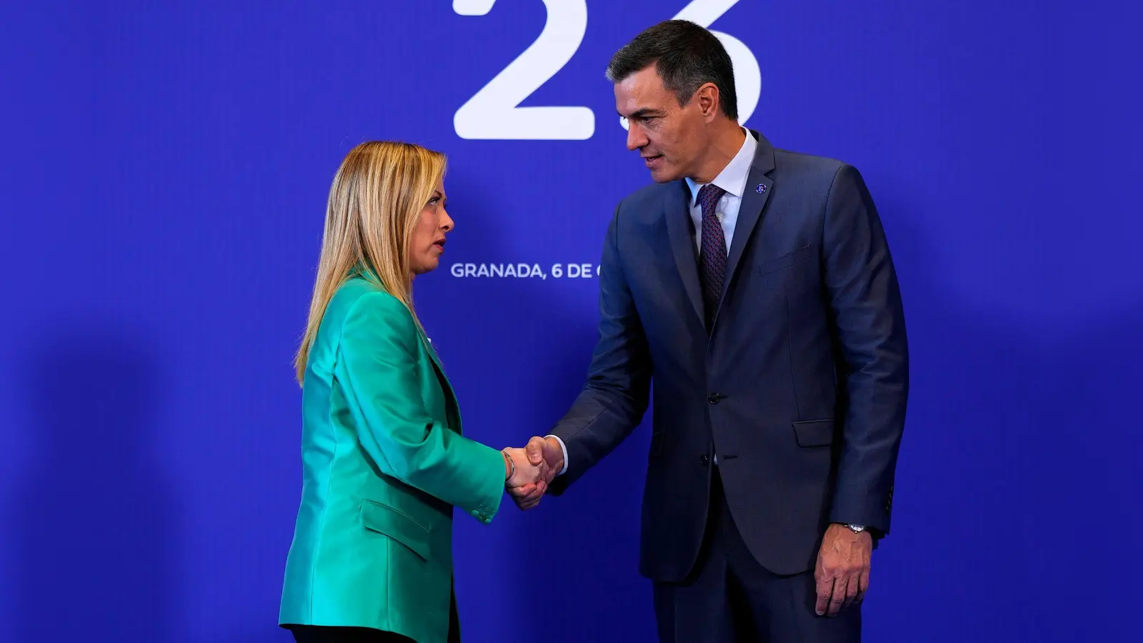 Spaniens linke Regierung von Ministerpräsident Pedro Sánchez hat Italien ultimativ aufgefordert, vorübergehend eingeführte Grenzkontrollen für aus Spanien kommende Reisende wieder aufzuheben. (Archivbild) (Foto: Manu Fernandez/AP/dpa)