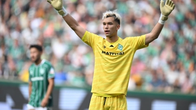 Fehlt wegen einer Schulterverletzung gegen die Bayern: Werder-Torwart Mio Backhaus (Archiv)  (Foto: Carmen Jaspersen/dpa)