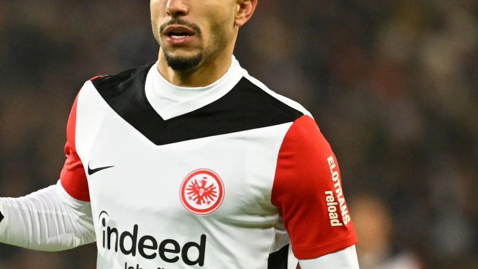 Vor dem Absprung: Eintracht Frankfurts Omar Marmoush. (Foto: Gregor Fischer/dpa)