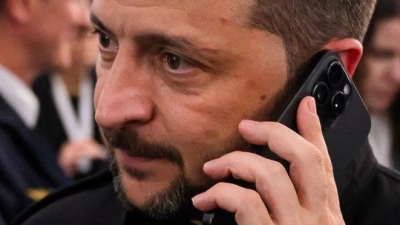 Selenskyj fordert die Verbündeten seines Landes zu mehr Druck auf Russland auf, damit das Töten ein Ende hat.  (Foto: Leon Neal/Getty Pool via AP/dpa)