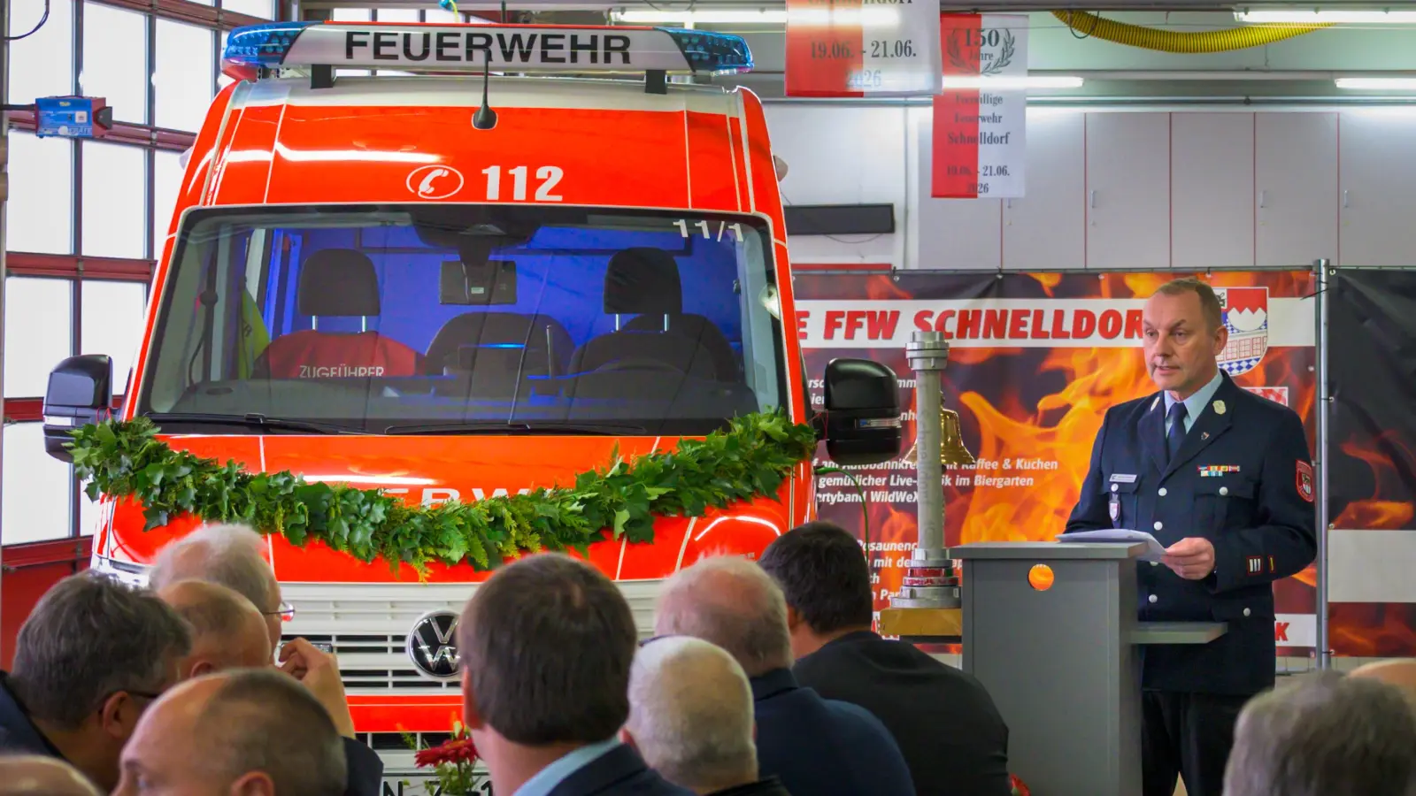 Der Schnelldorfer Feuerwehrkommandant Marcus Lechner hat im neuen MFZ bereits drei Einsätze gefahren.  (Foto: René Chlopotowski)